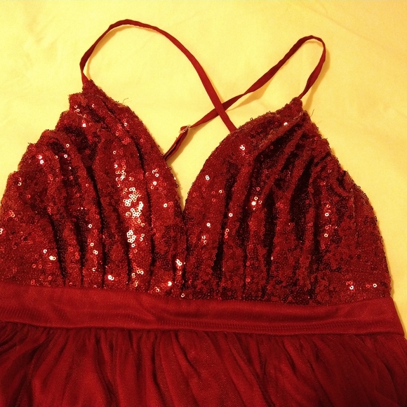 Dress - Picture 3 of 5